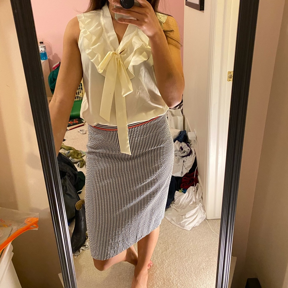 Seer Sucker Pencil Skirt - Picture 5 of 12